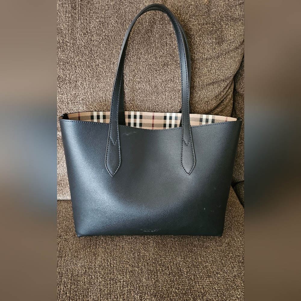 Burberry medium tote - Picture 2 of 16